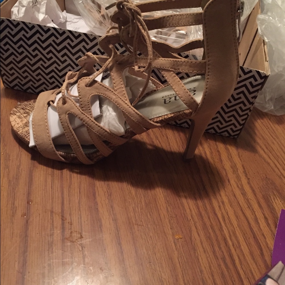 Ana high heels brand new